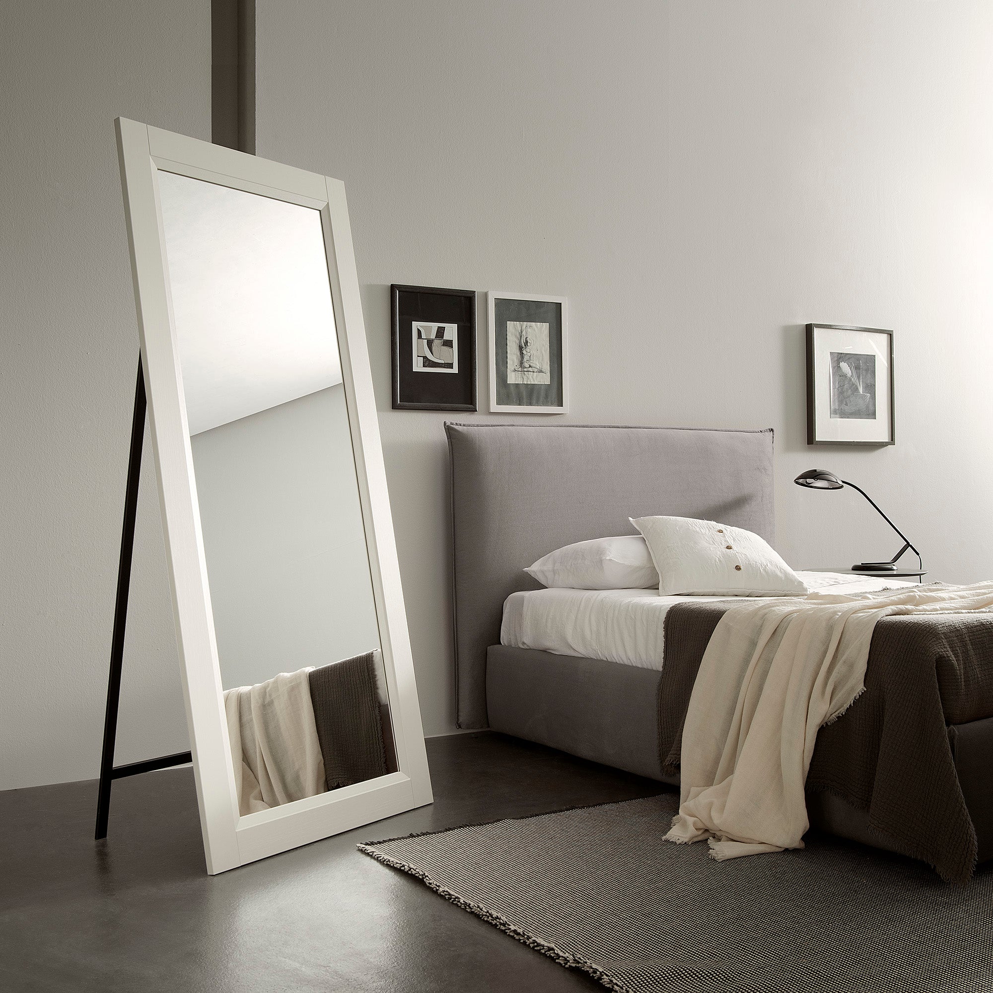 Avorio / 180 x 78 / Con Staffa