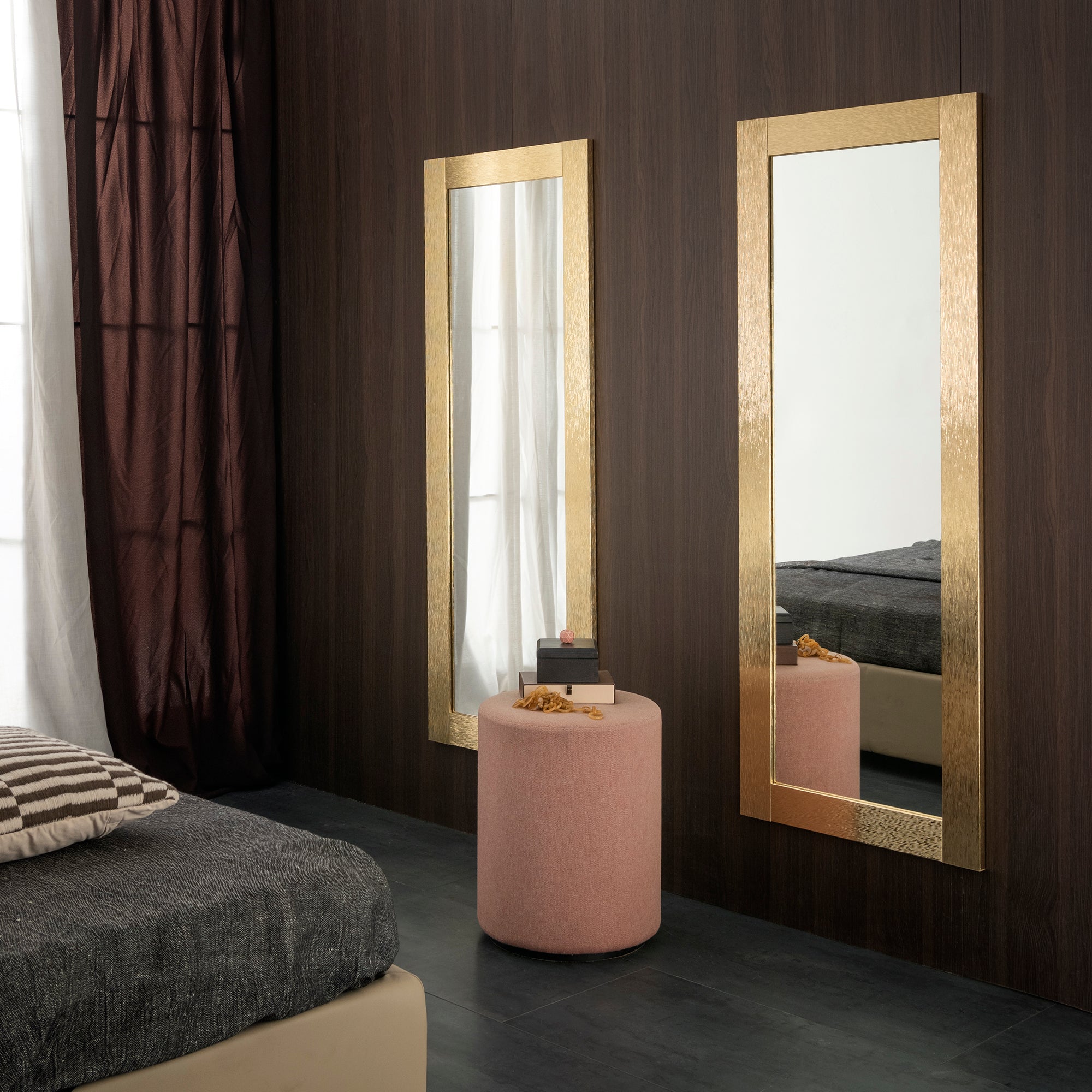 Oro / 146 x 56